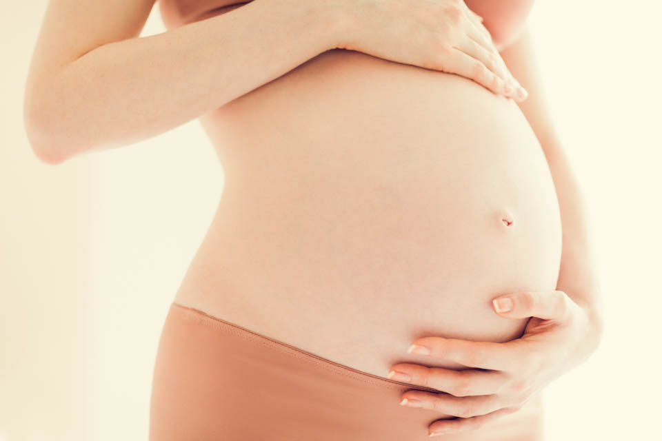 Pregnancy Photos Boudoir Photography by fabyandcarlo.com