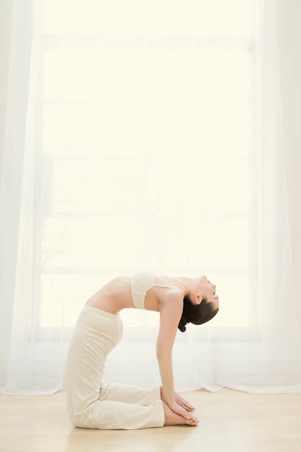 Yoga practice by Faby and Carlo at London Boudoir Photography